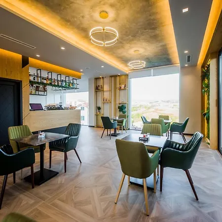 Bonsai 4* Tirana